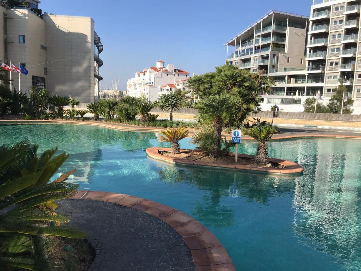 2 Bedroom 1 Bathroom Apt With Communal Pools In Ocean Village Gibraltar Buitenkant foto